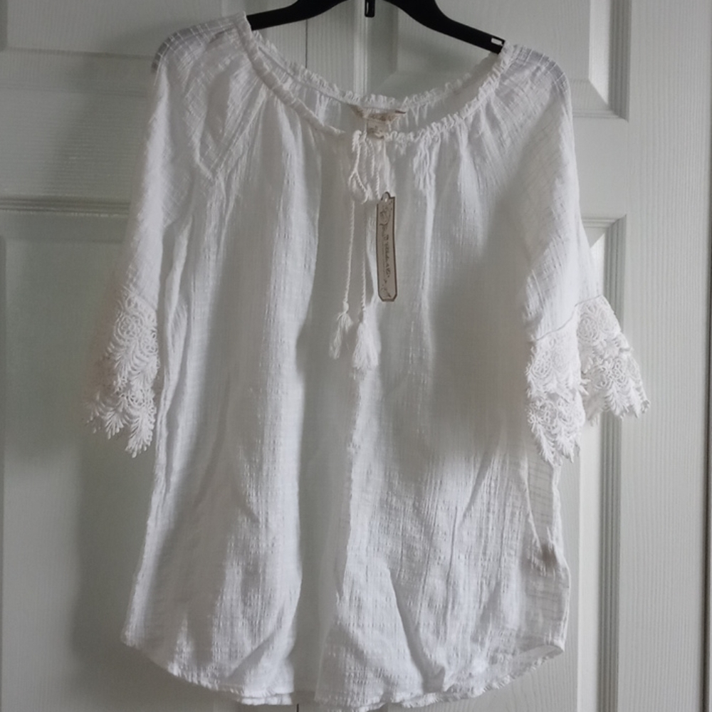 Khakis &Co white 3/4 sleeve textured top